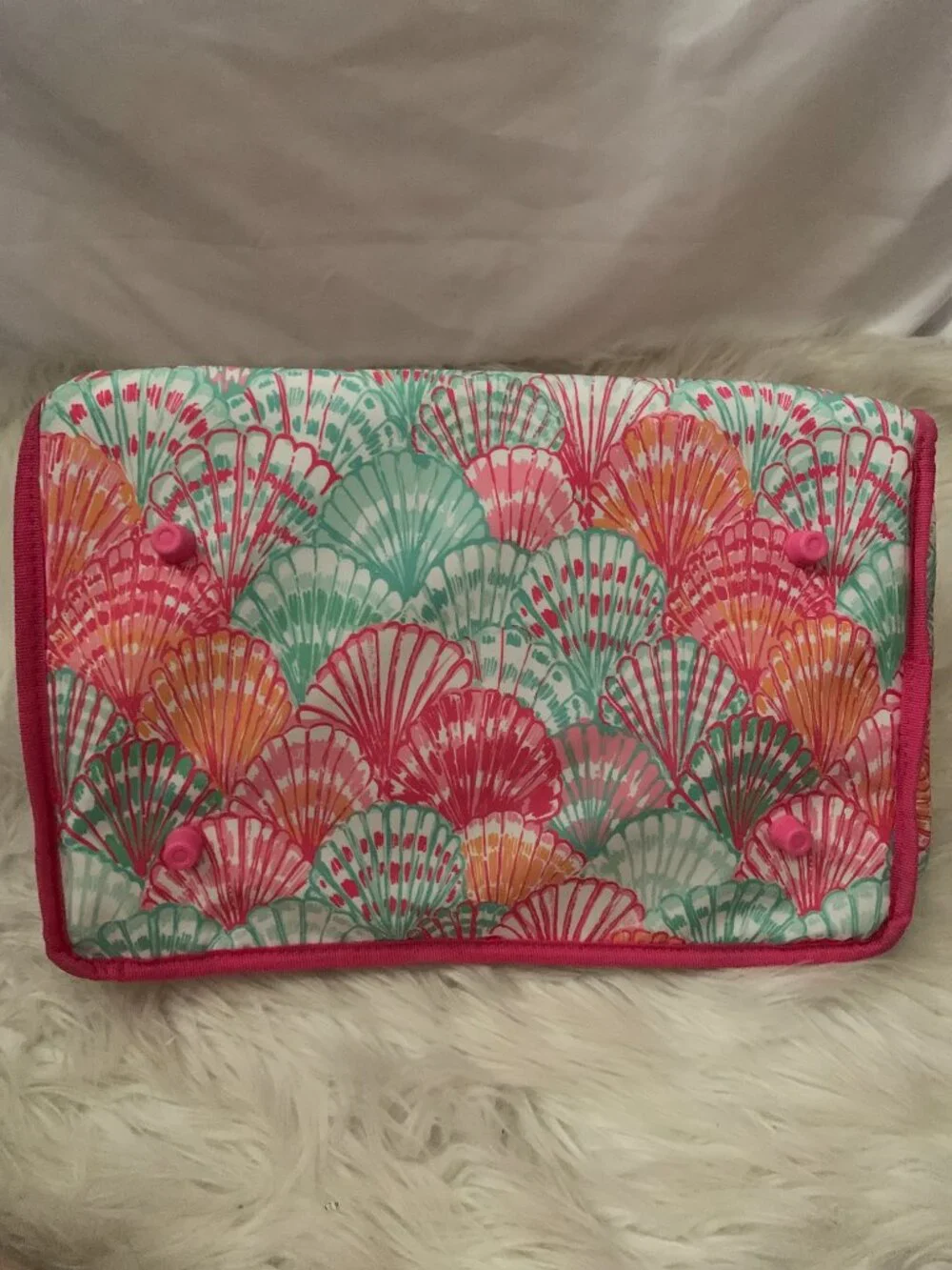 LILLY PULITZER Oh Shello Insulated Cooler in Hot Pink Multi